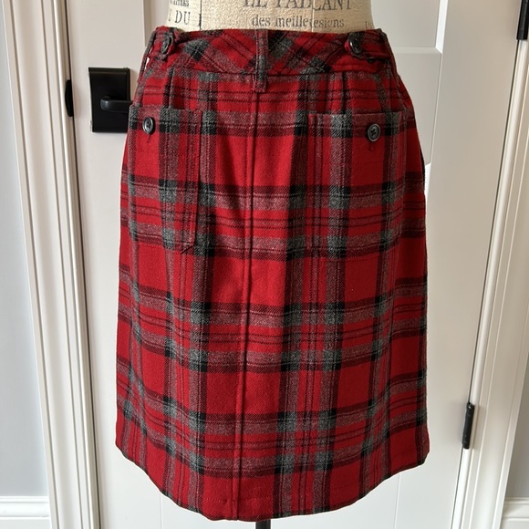 LIKE NEW Eddie Bauer Plaid Skirt - Picture 3 of 6